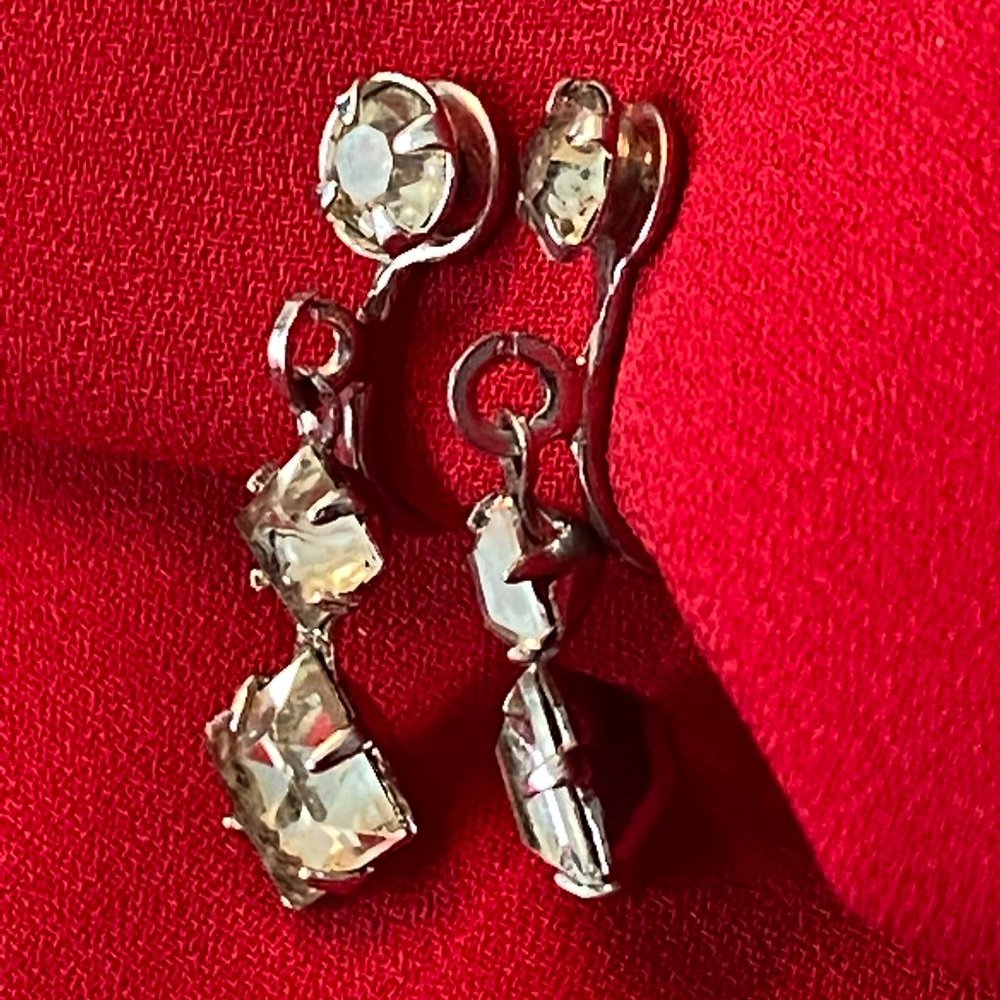 Vintage Screw Back Earrings - Picture 6 of 7